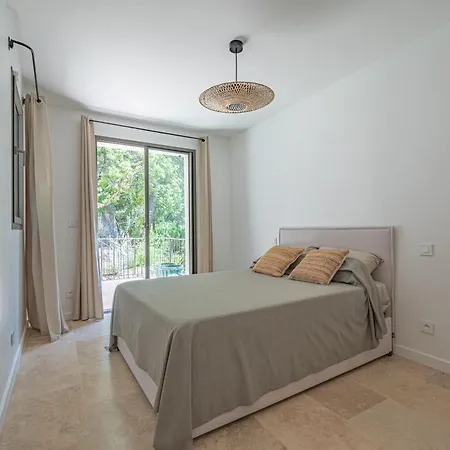 Voga- Luxury Family Holidays Aix-en-provence Éguilles
