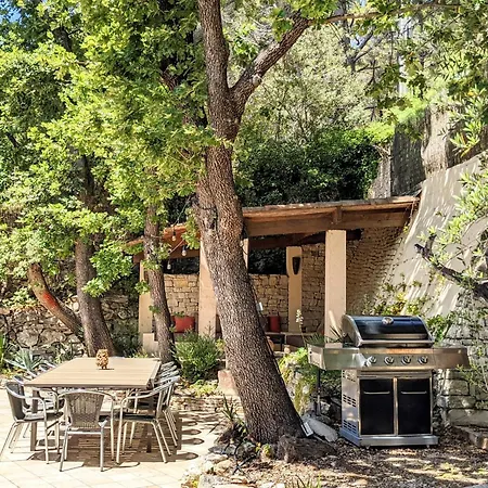 Voga- Luxury Family Holidays Aix-en-provence *